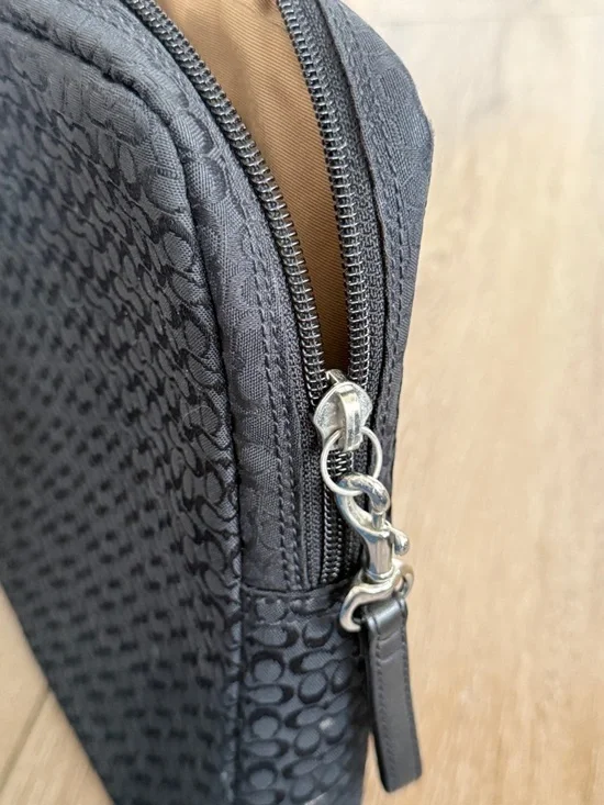 Vintage Coach Black Signature Zip Around Wallet - Picture 4 of 5